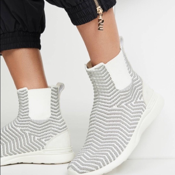 APL Shoes - Lululemon’s “APL” NWT TechLoom Chelsea Sneakers